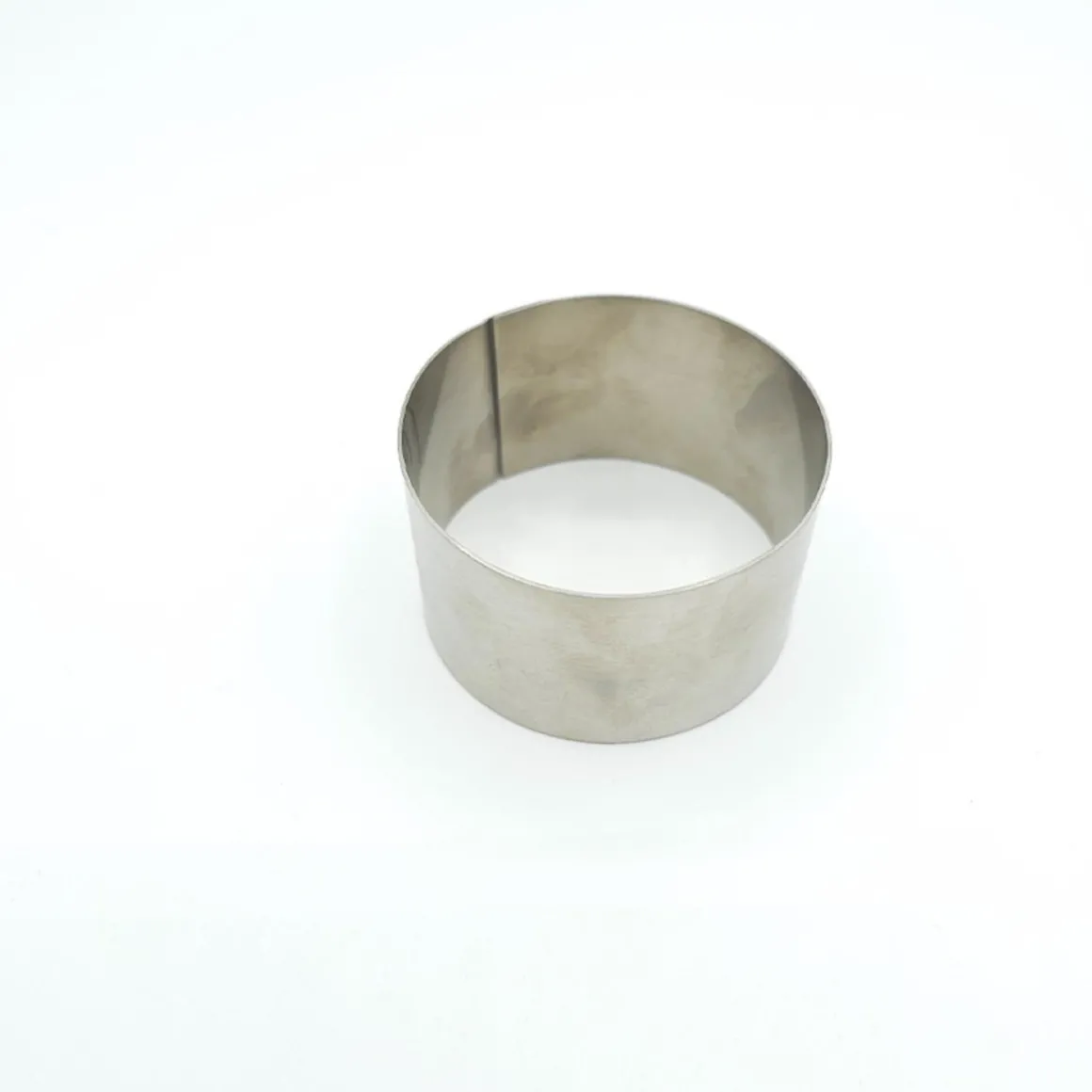 cercle__ptisserie_de__x___0-7.webp Sale Cercle à pâtisserie de 2.5" x 1.5" de haute en acier inoxydable (Nonette ronde) Cuisson Et Pâtisserie