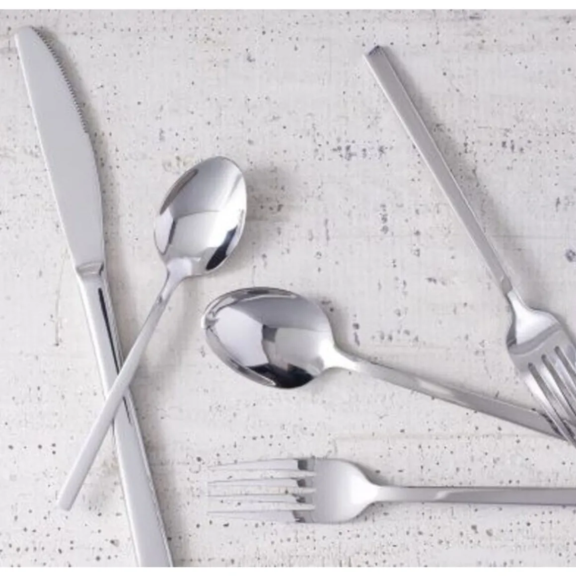 cuillre__soupe_ovale_de___0-1.webp Discount Cuillère à soupe ovale de 7.125" Lissome - 12 par boite Coutellerie