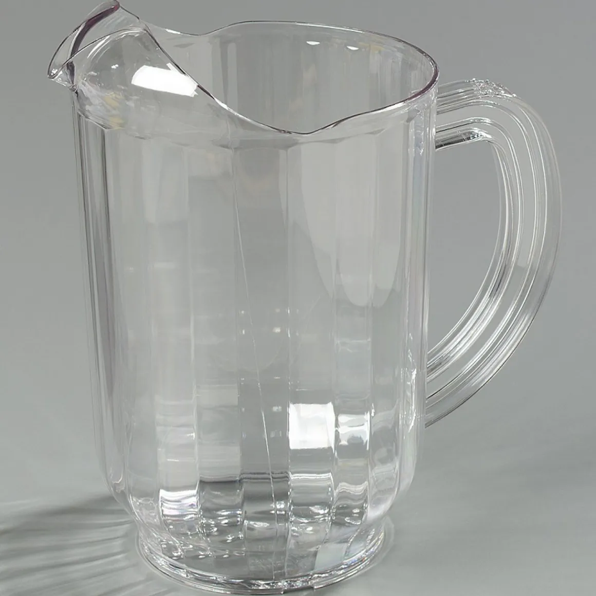 pichet_de__oz_versa_pour__0.webp Clearance Pichet de 60 oz Versa Pour - Transparent Service Des Breuvages